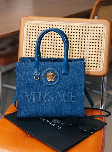 versace replicas|versace imitations.